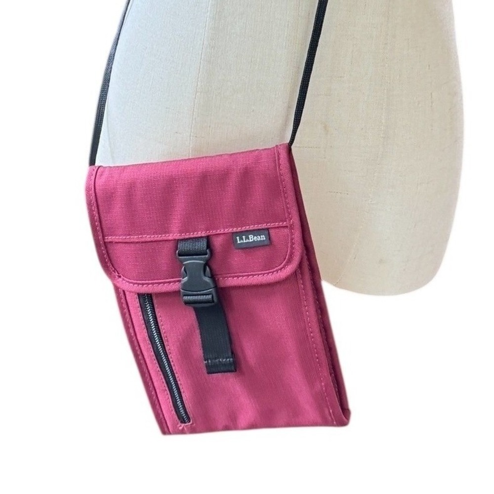 LL Bean Pink Ripstop Nylon Travel Neck Wallet Crossbody Pouch Organizer Bag